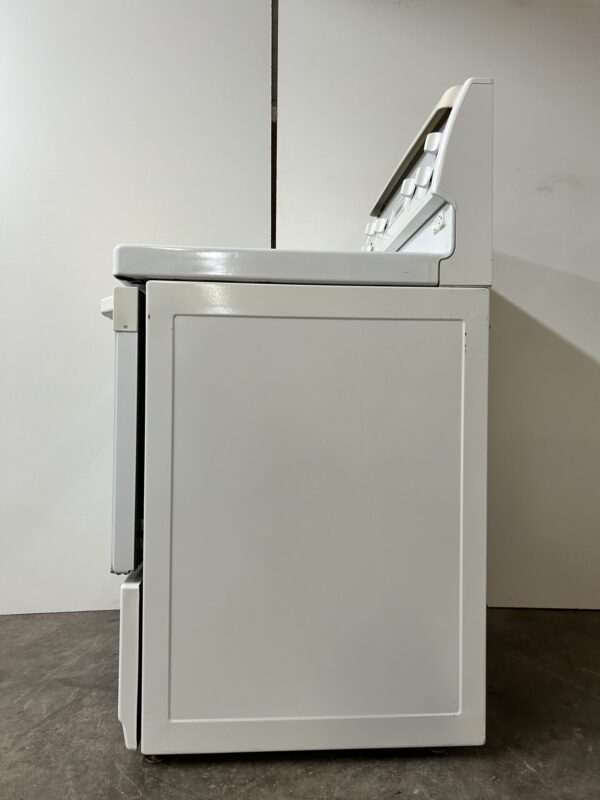 Used Frigidaire Fridge - Image 8